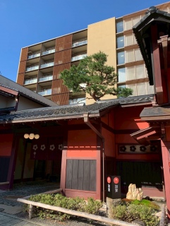 ꉷ
